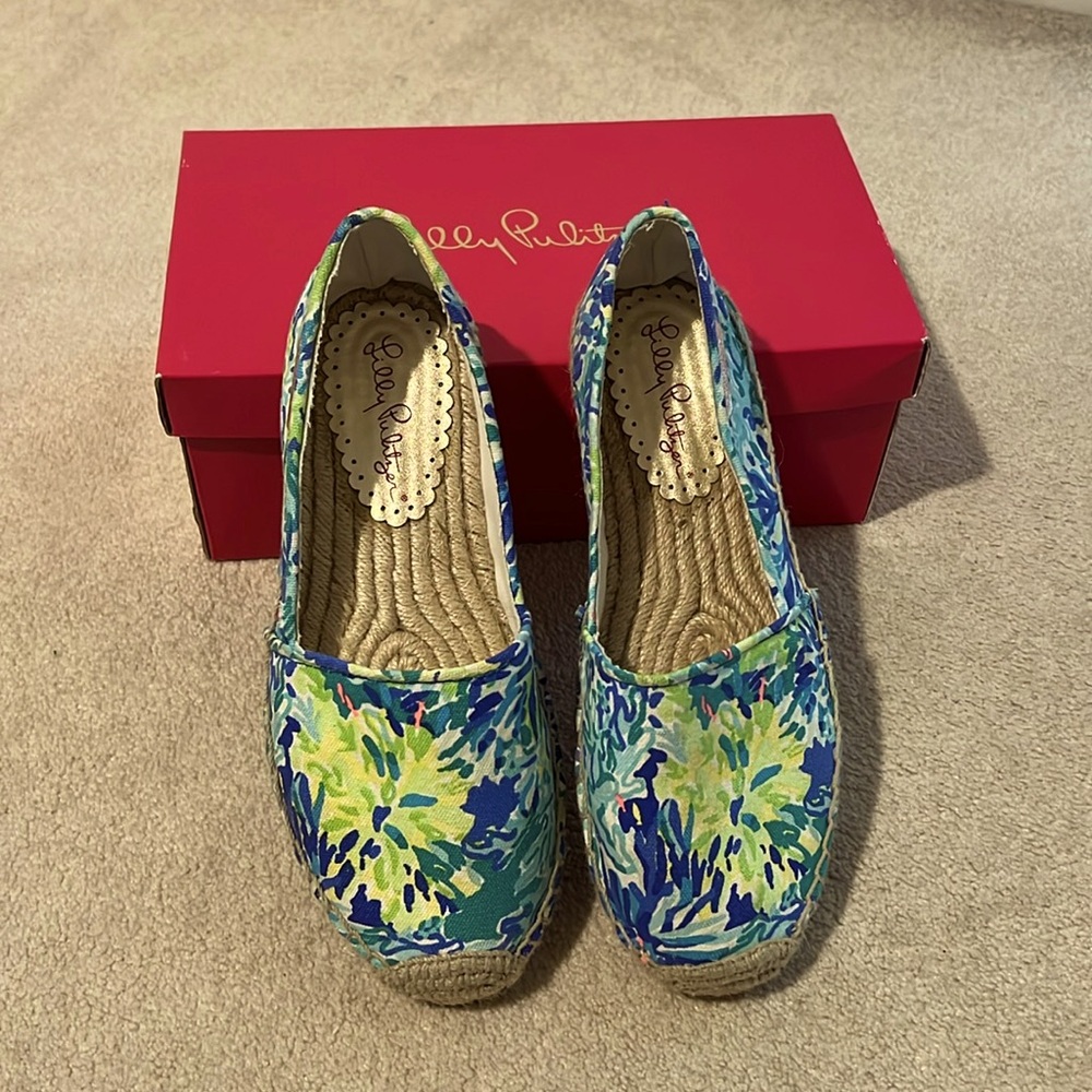 Lilly Pulitzer Wade and Seashore brilliant blue